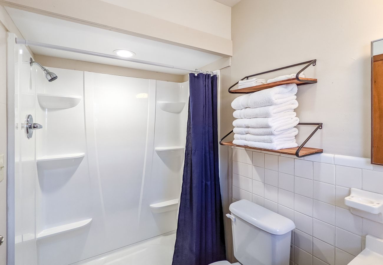 Cottage in Mountain View - The Granny Cottage ~ on Main Street