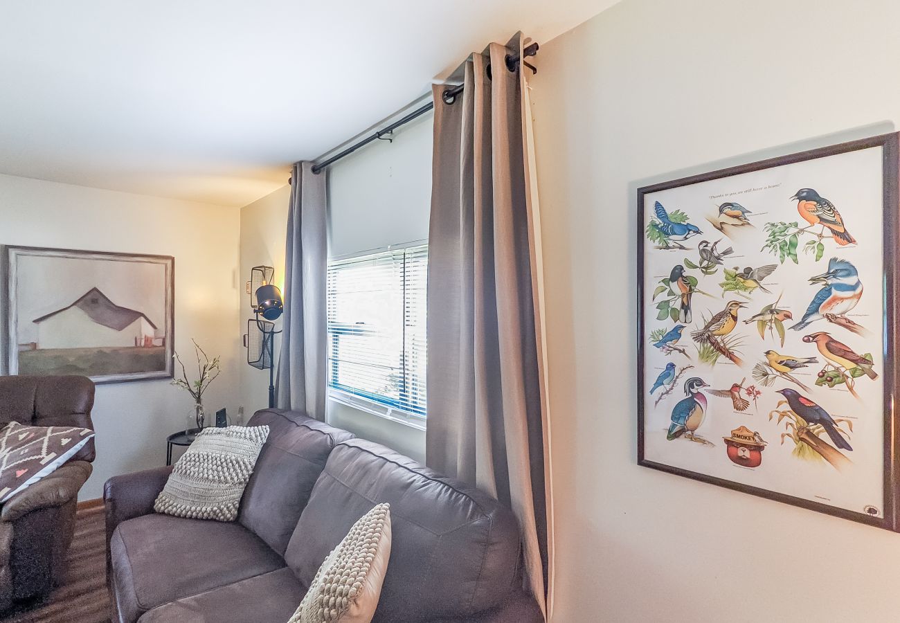 Cottage in Mountain View - The Granny Cottage ~ on Main Street