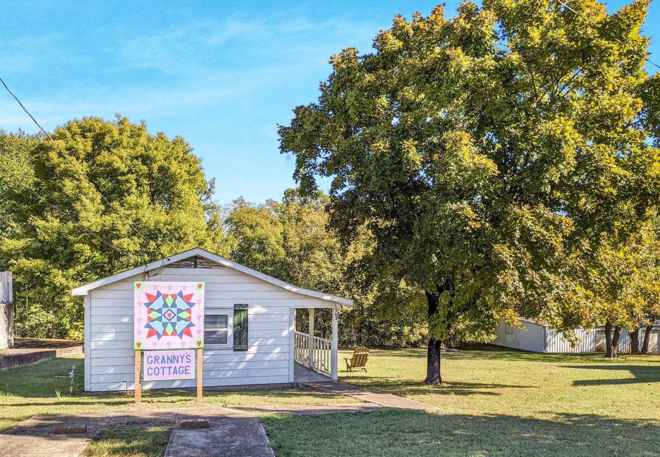  Granny Cottage Mountain View Arkansas