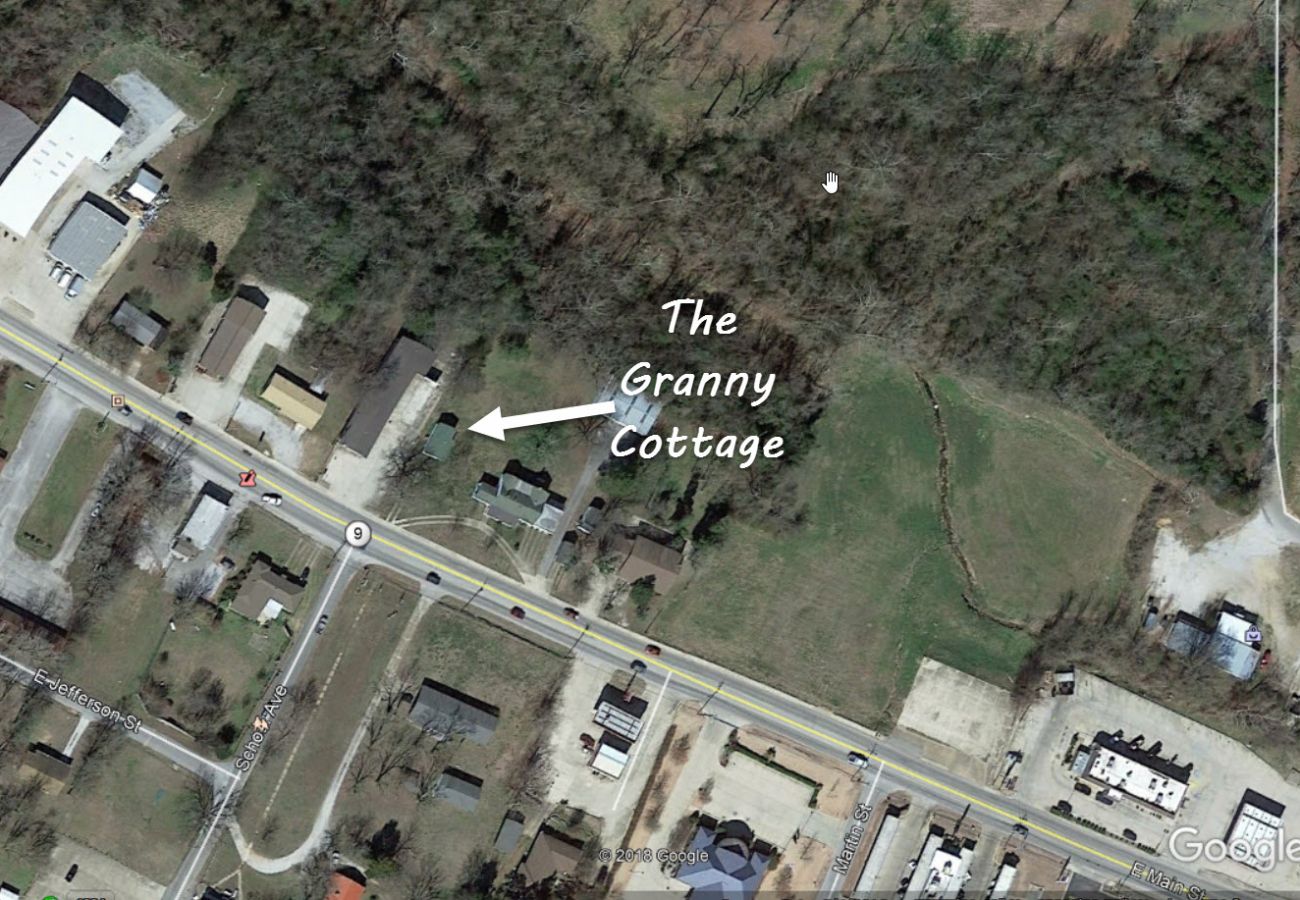 Cottage in Mountain View - The Granny Cottage ~ on Main Street