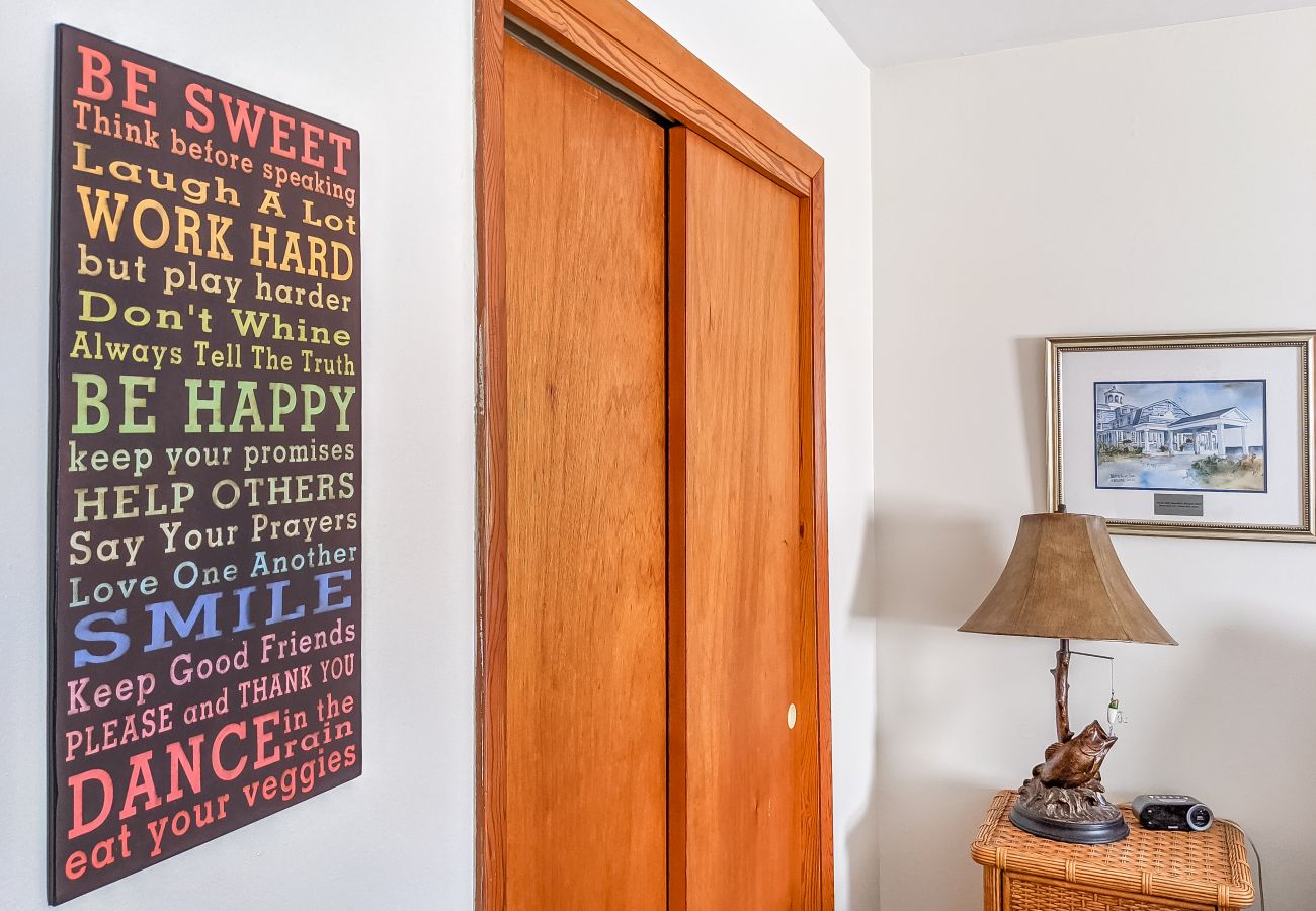 Cottage in Mountain View - The Granny Cottage ~ on Main Street