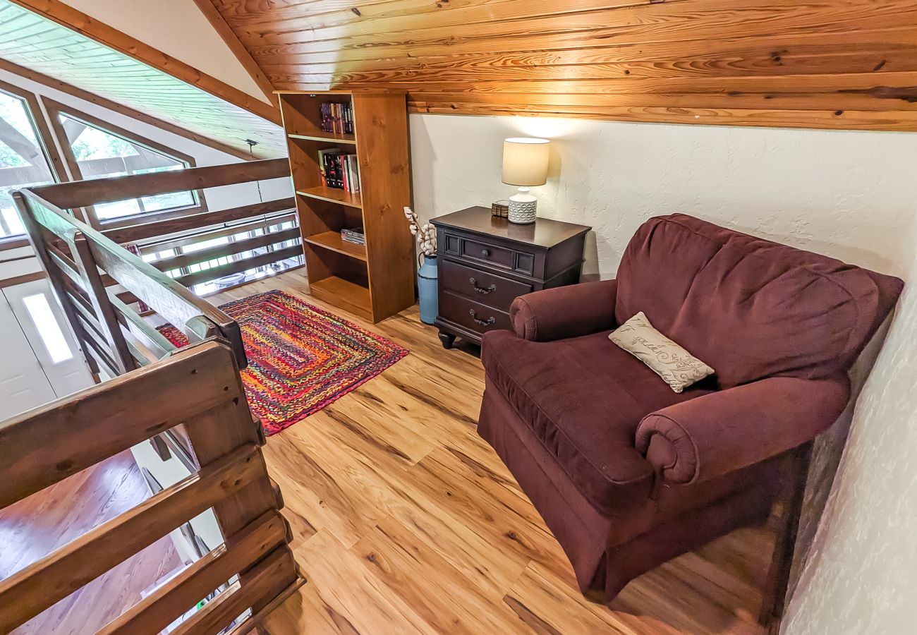 House in Mountain View - John Thomas Farmhouse ~ secluded valley + creek