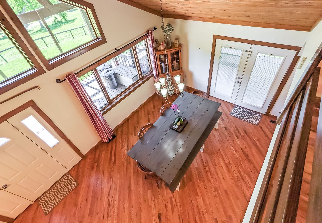 House in Mountain View - John Thomas Farmhouse ~ secluded valley + creek