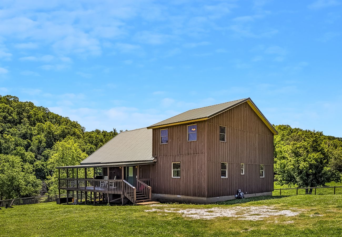 House in Mountain View - John Thomas Farmhouse ~ secluded valley + creek