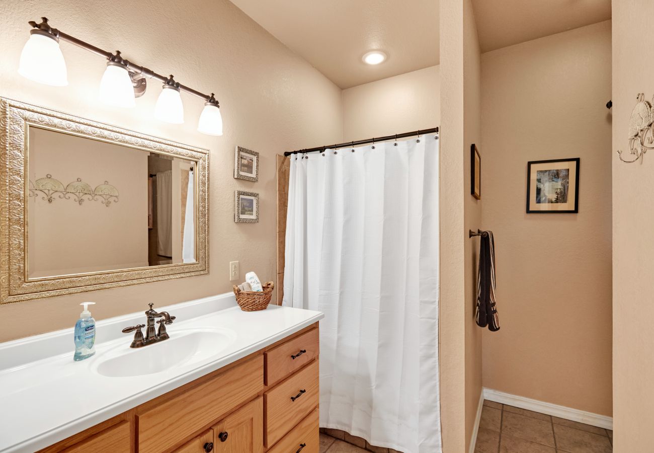 House in Heber Springs - Reel Comfort Cabin ~ on the Little Red River