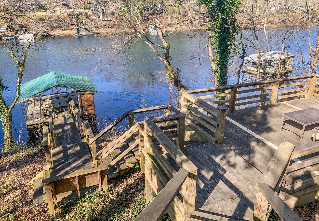 House in Heber Springs - Reel Comfort Cabin ~ on the Little Red River