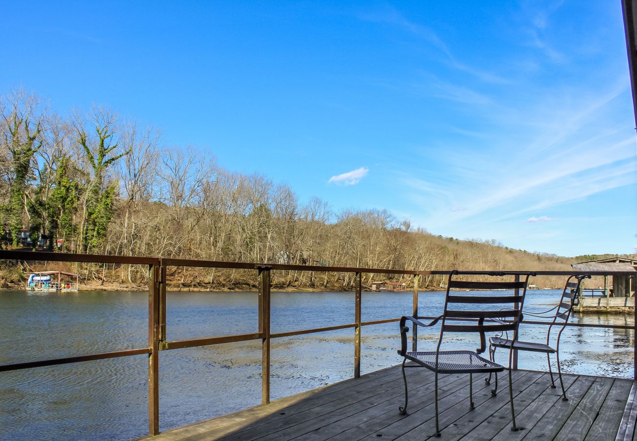 House in Heber Springs - Reel Comfort Cabin ~ on the Little Red River