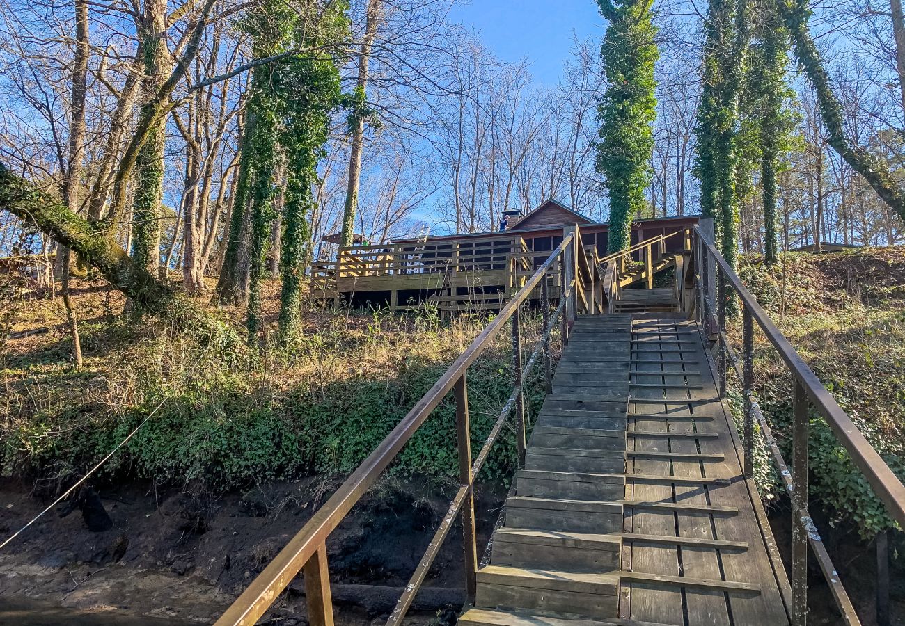 House in Heber Springs - Reel Comfort Cabin ~ on the Little Red River