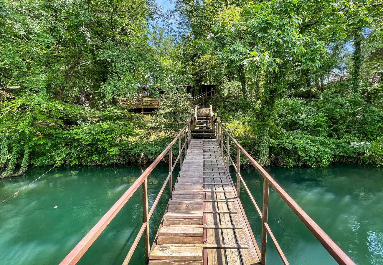 House in Heber Springs - Reel Comfort Cabin ~ on the Little Red River