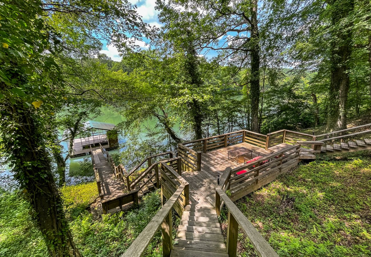 House in Heber Springs - Reel Comfort Cabin ~ on the Little Red River