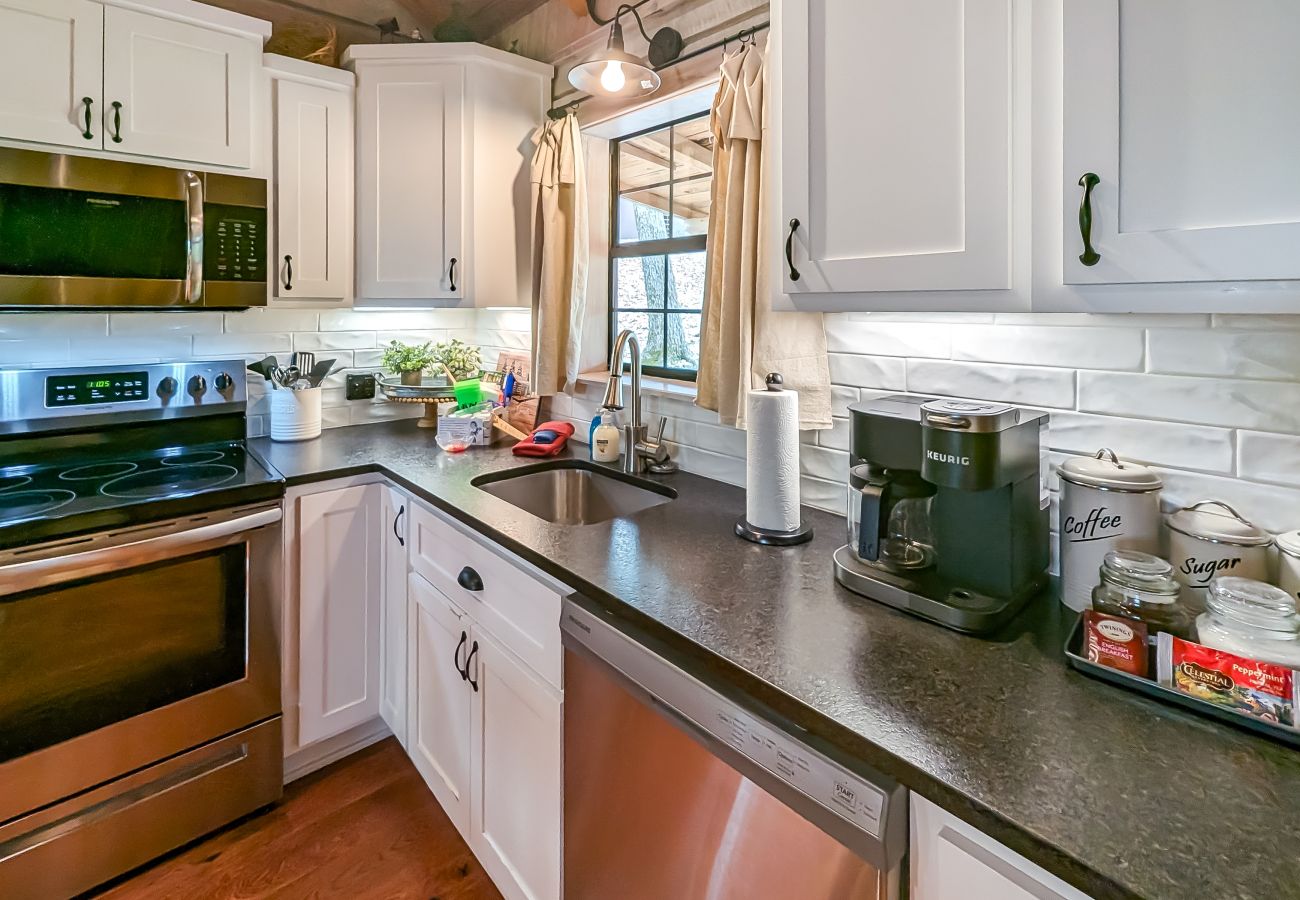 House in Mountain View - Lagniappe Cabin ~ romantic getaway