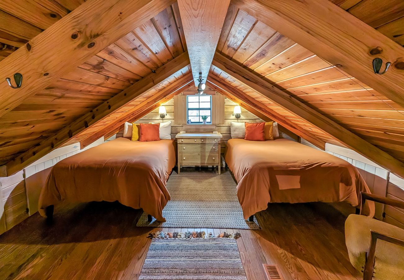 House in Mountain View - Lagniappe Cabin ~ romantic getaway