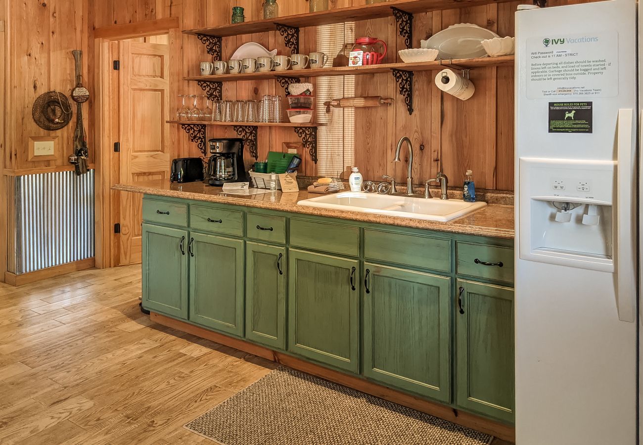 House in Mountain View - Coolwater Comfort ~ on the White River