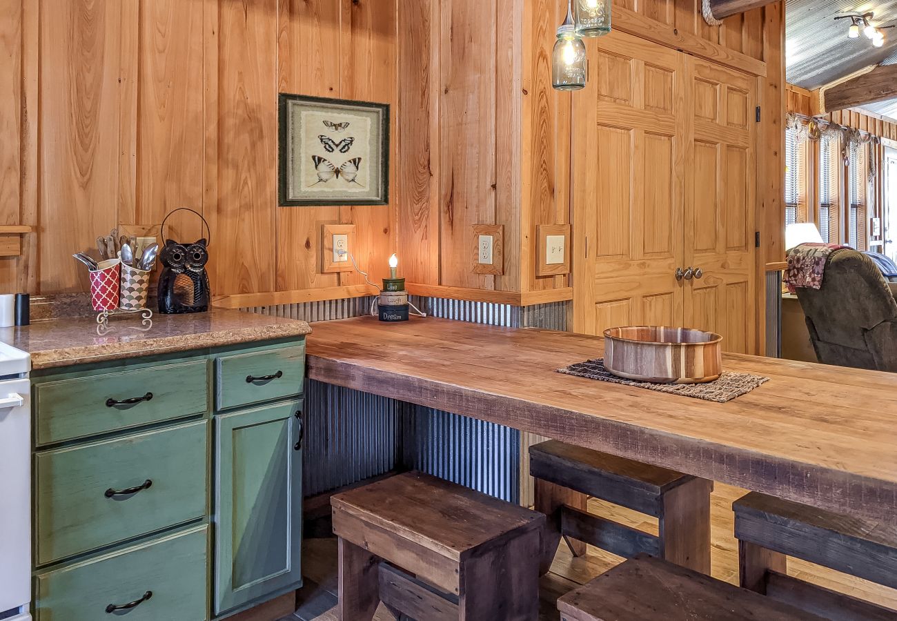 House in Mountain View - Coolwater Comfort ~ on the White River