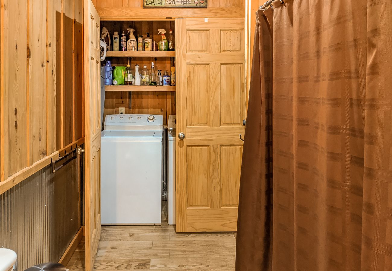 House in Mountain View - Coolwater Comfort ~ on the White River