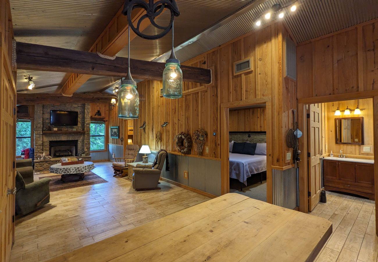 House in Mountain View - Coolwater Comfort ~ on the White River