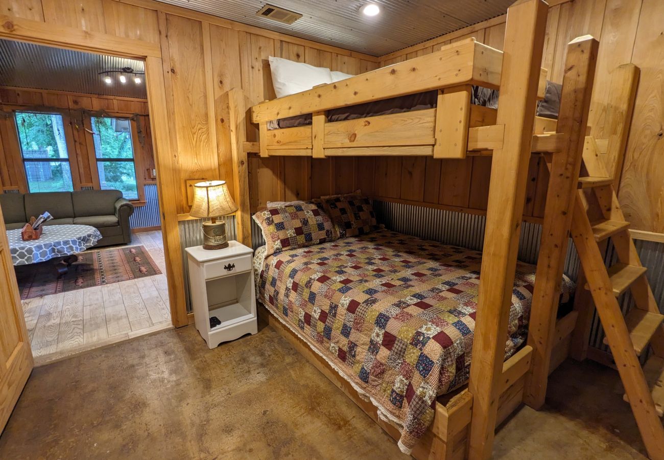 House in Mountain View - Coolwater Comfort ~ on the White River