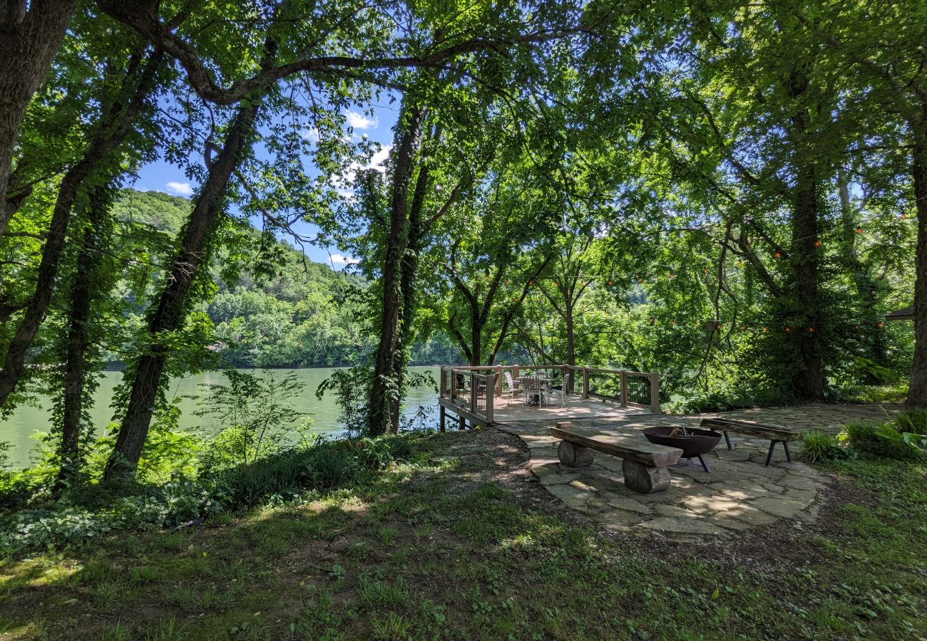 House in Mountain View - Coolwater Comfort ~ on the White River