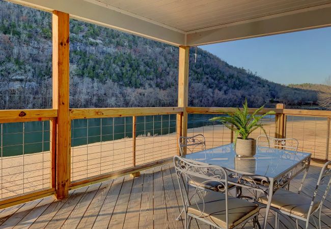 House in Mountain View - The Upper Deck on Riverview