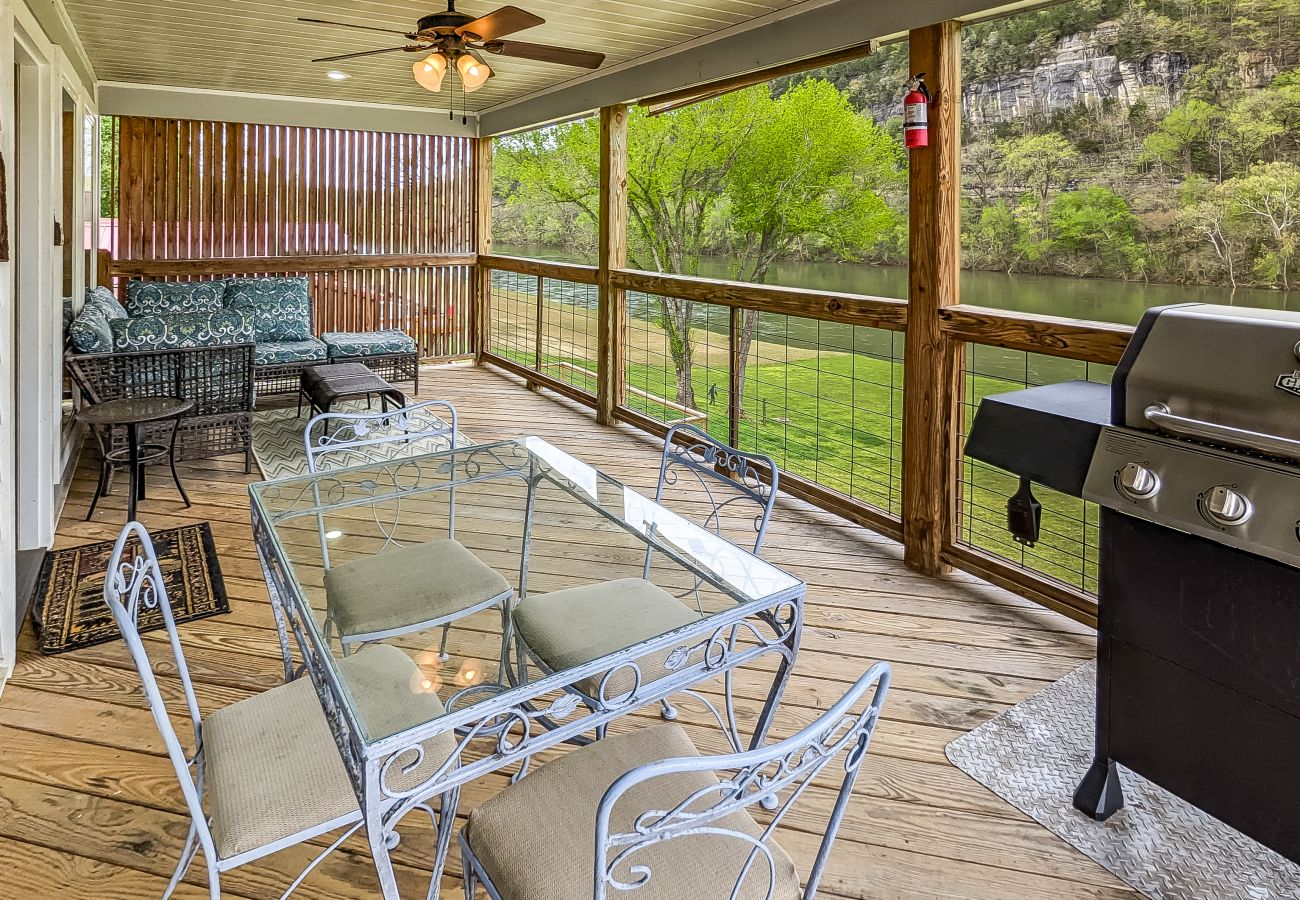 House in Mountain View - The Upper Deck on Riverview