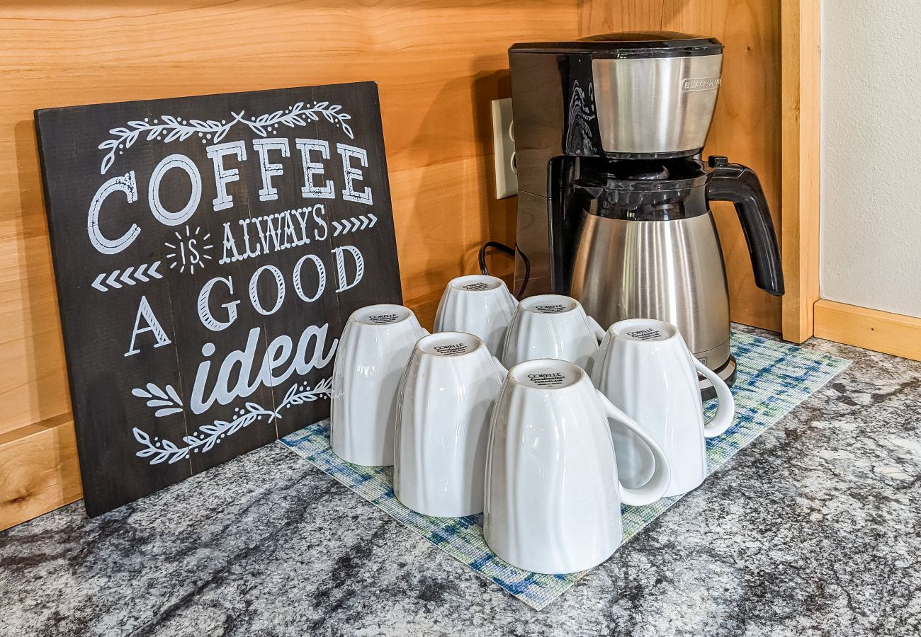 House in Mountain View - The Upper Deck on Riverview