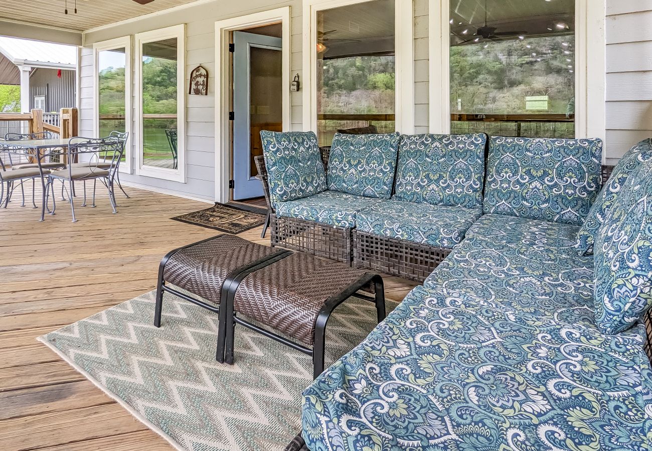 House in Mountain View - The Upper Deck on Riverview