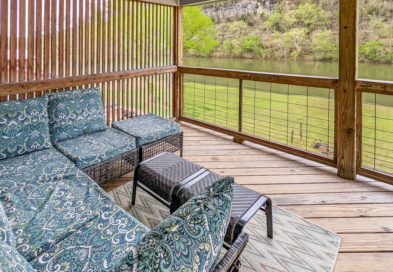 House in Mountain View - The Upper Deck on Riverview