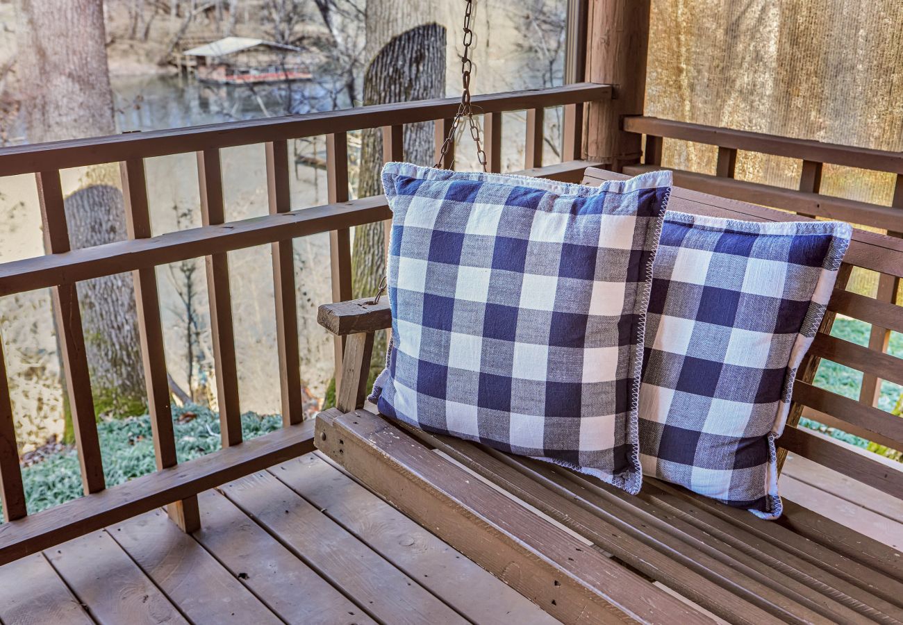 House in Heber Springs - Little Dunham River Cabin ~ on the Little Red