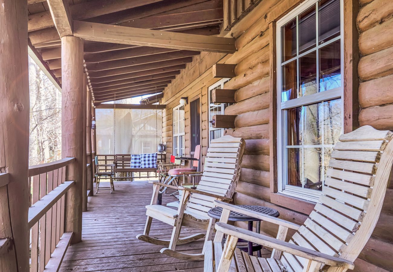 House in Heber Springs - Little Dunham River Cabin ~ on the Little Red