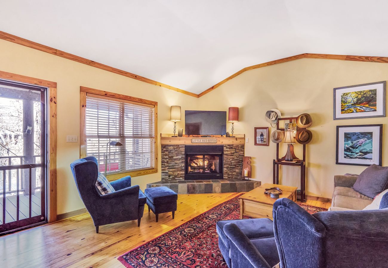 House in Heber Springs - Little Dunham River Cabin ~ on the Little Red