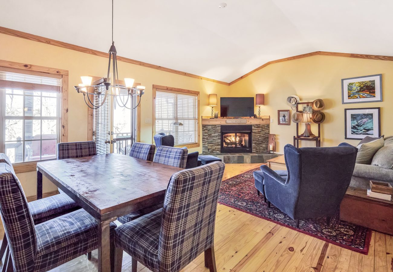 House in Heber Springs - Little Dunham River Cabin ~ on the Little Red