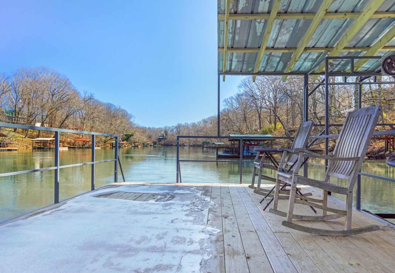 House in Heber Springs - Little Dunham River Cabin ~ on the Little Red