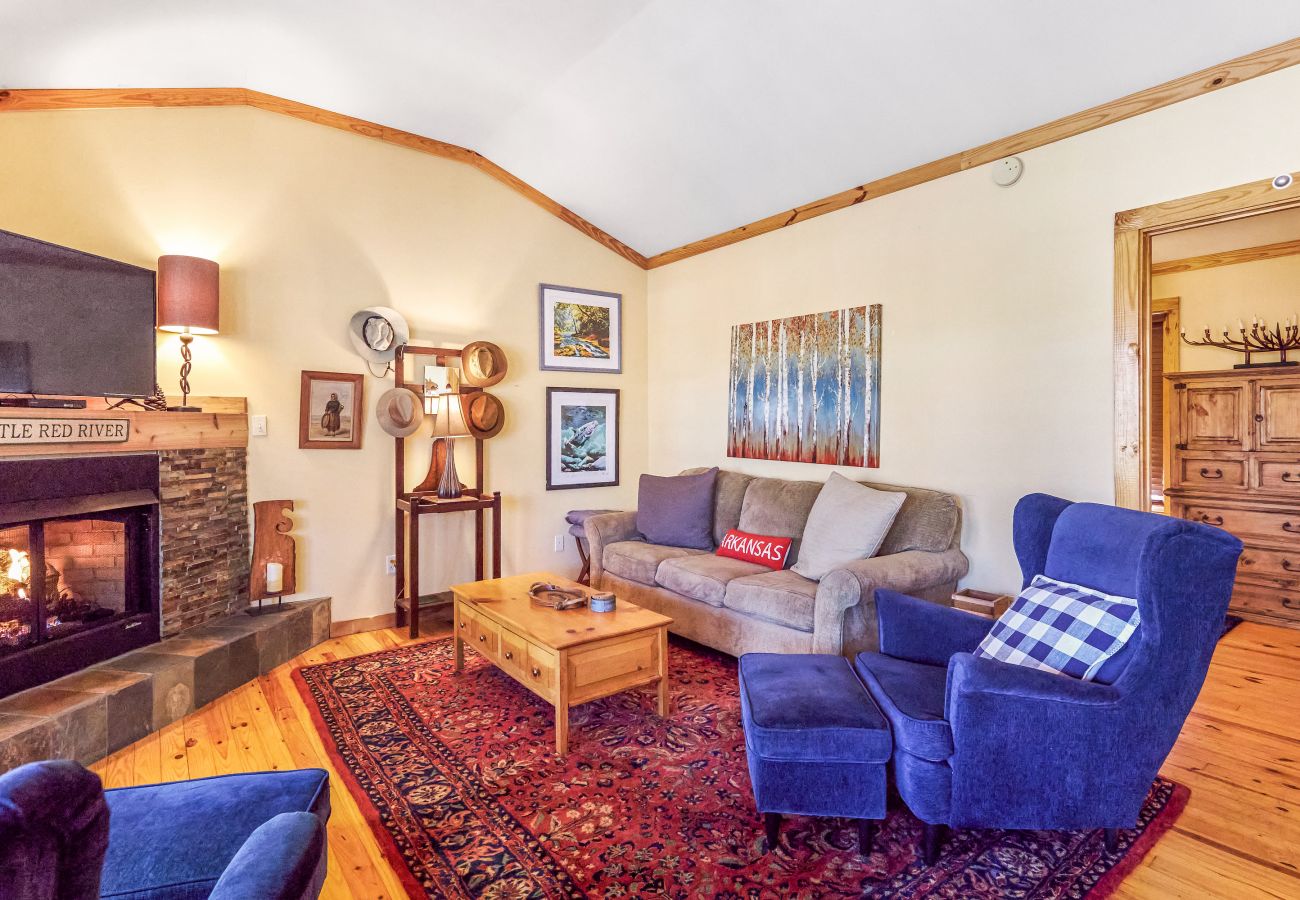 House in Heber Springs - Little Dunham River Cabin ~ on the Little Red