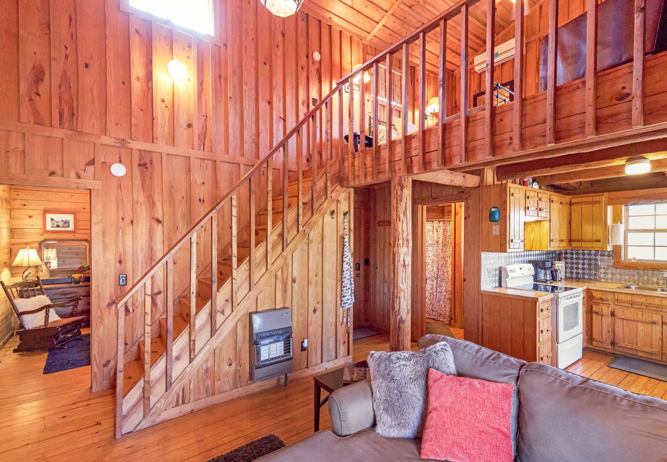 House in Heber Springs - Little Dunham River Cabin ~ on the Little Red