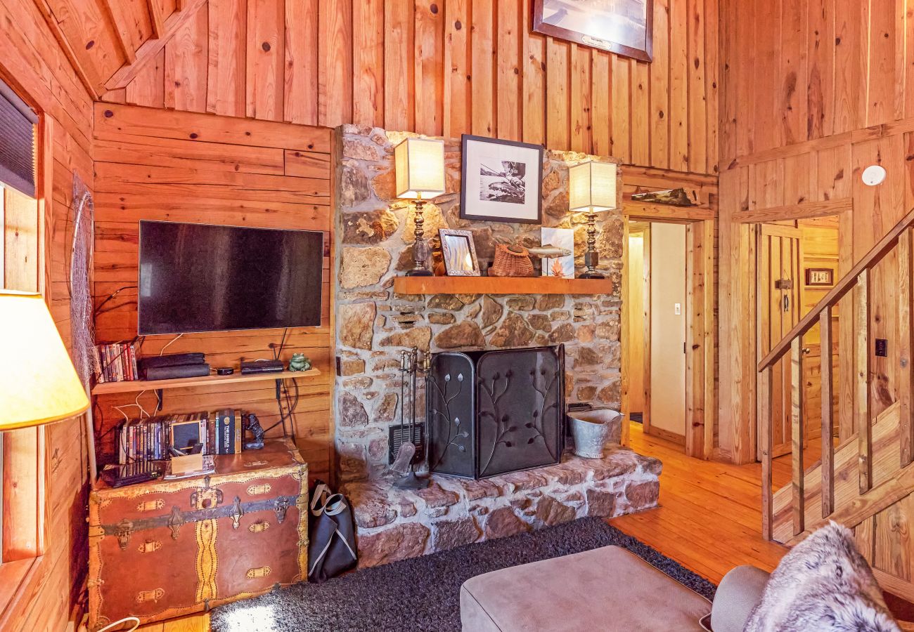 House in Heber Springs - Little Dunham River Cabin ~ on the Little Red