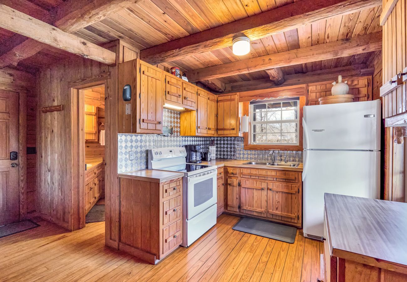 House in Heber Springs - Little Dunham River Cabin ~ on the Little Red