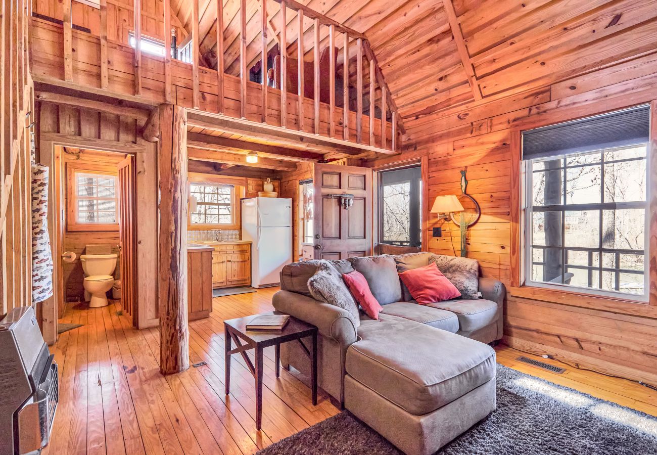 House in Heber Springs - Little Dunham River Cabin ~ on the Little Red