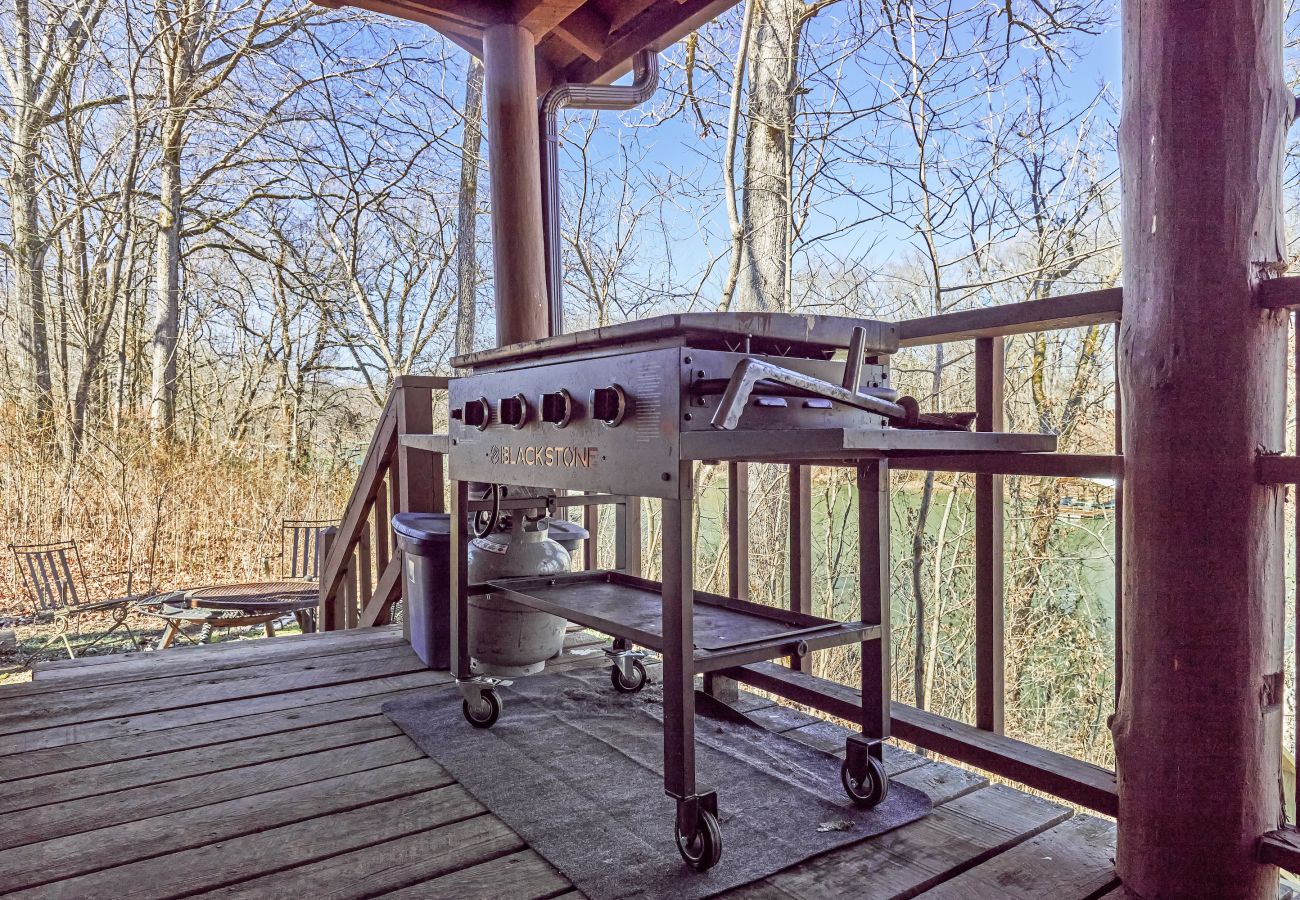 House in Heber Springs - Little Dunham River Cabin ~ on the Little Red