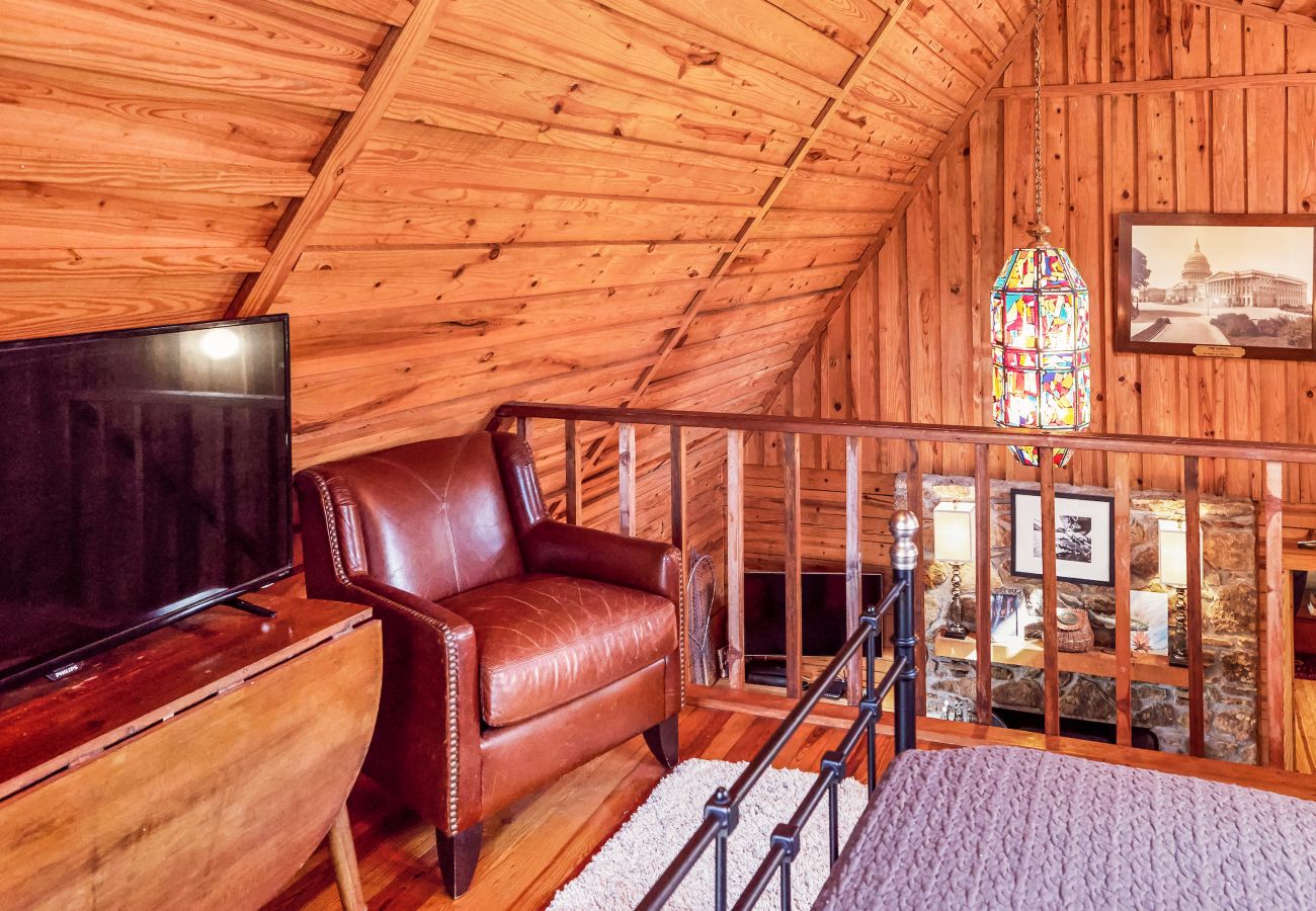 House in Heber Springs - Little Dunham River Cabin ~ on the Little Red