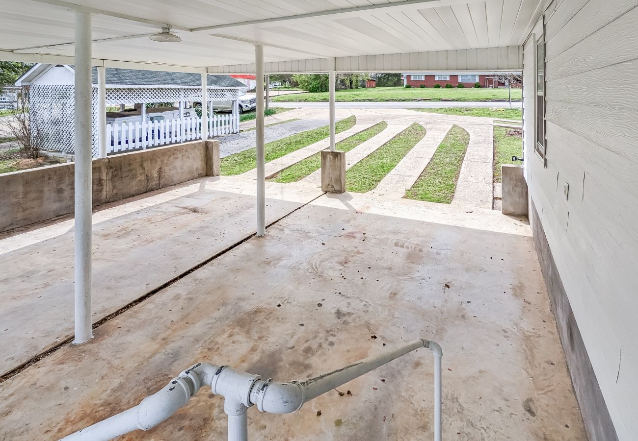 House in Mountain View - The Homestead on Main ~ walk to historic square