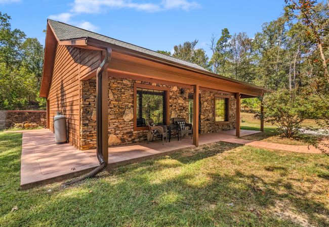 Cabin in Mountain View - Stone Cottage - with OPTIONAL Hot Tub
