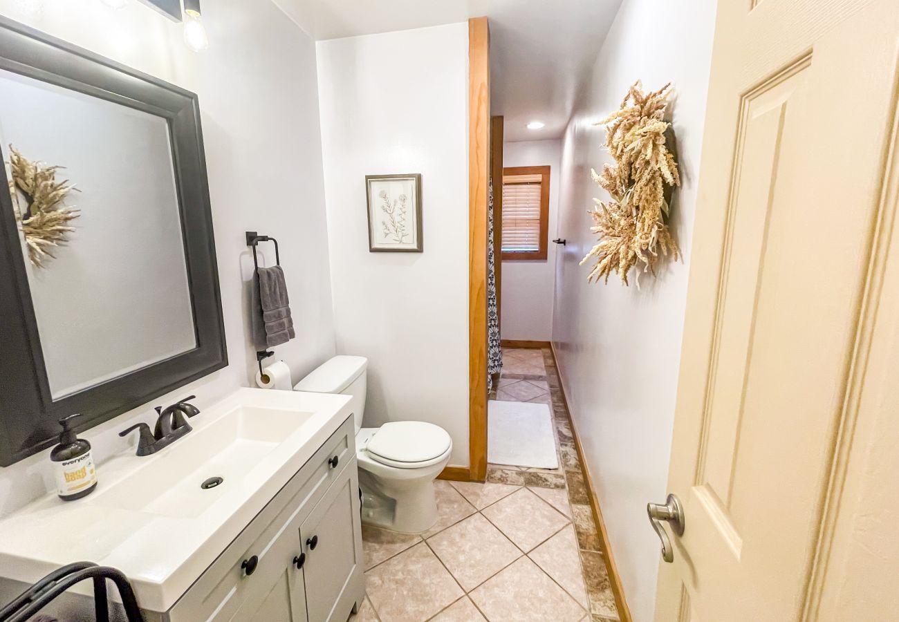 Cabin in Mountain View - Stone Cottage - with OPTIONAL Hot Tub