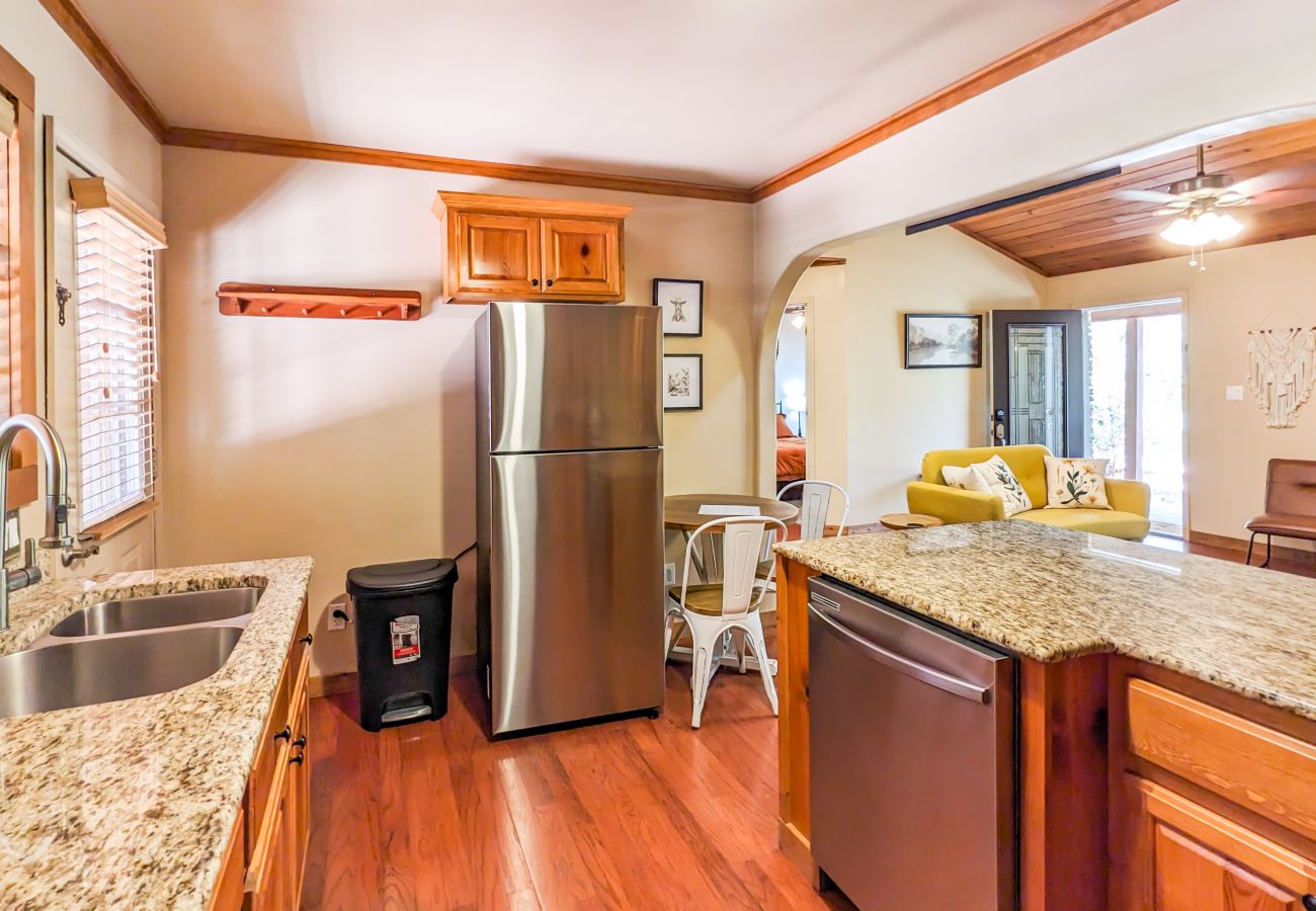 Cabin in Mountain View - Stone Cottage - with OPTIONAL Hot Tub