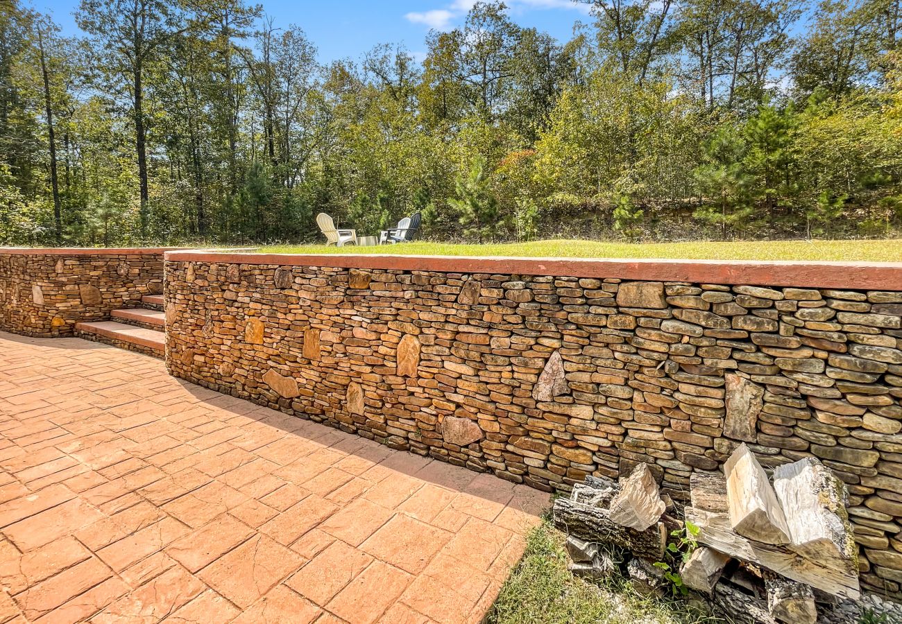 Cabin in Mountain View - Stone Cottage - with OPTIONAL Hot Tub