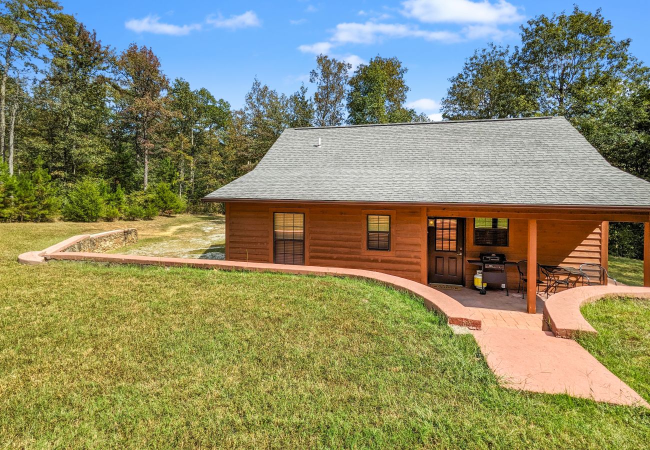 Cabin in Mountain View - Stone Cottage - with OPTIONAL Hot Tub