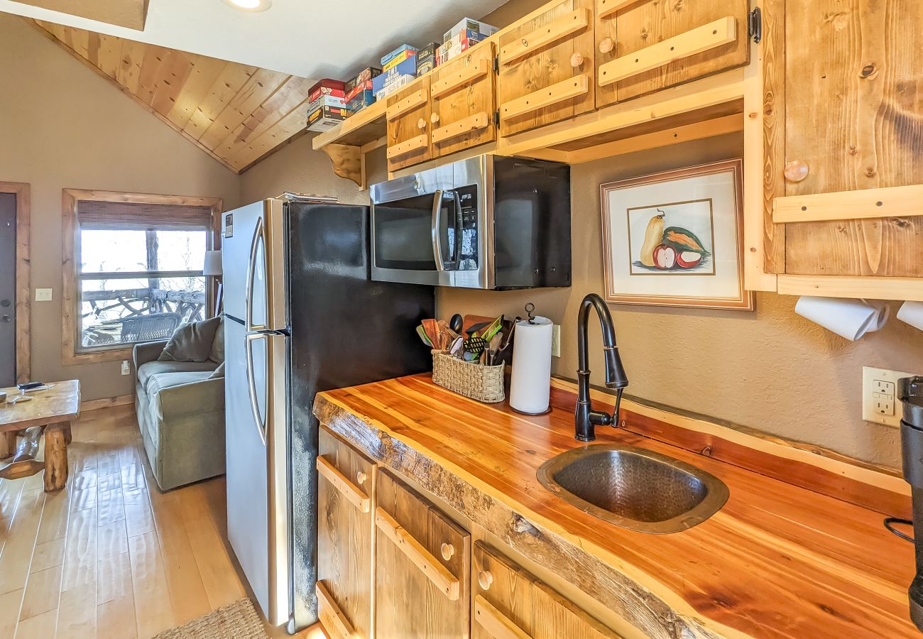 Cabin in Mountain View - Treehouse Thyme - total privacy in woods