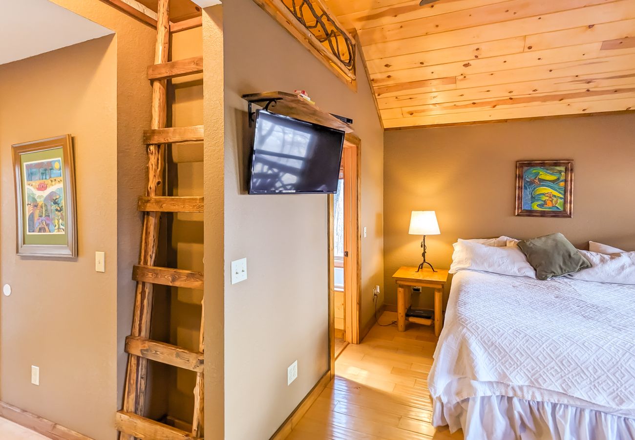 Cabin in Mountain View - Treehouse Thyme - total privacy in woods