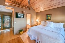 Cabin in Mountain View - Treehouse Thyme - romantic getaway...