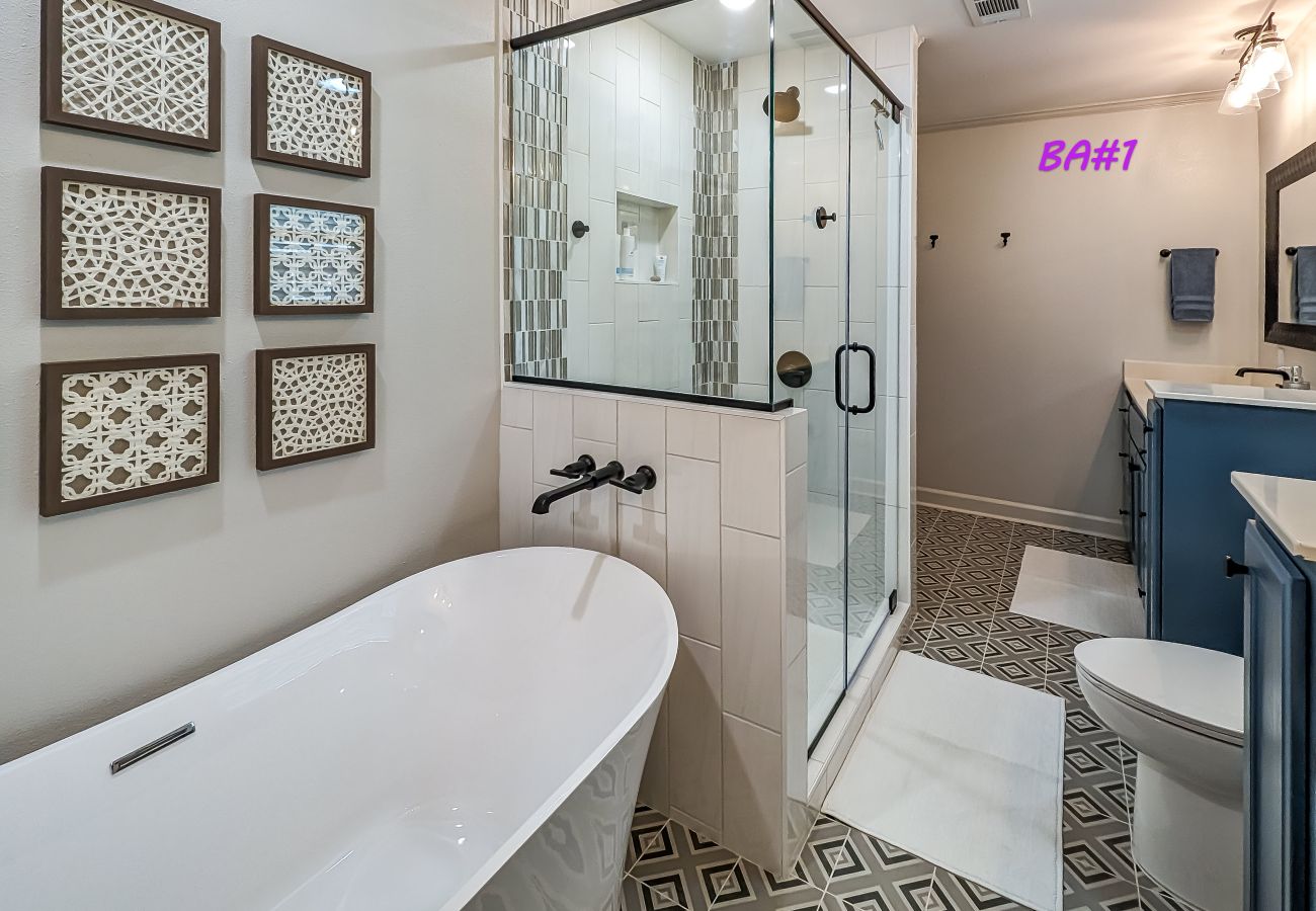 House in Clinton - Choctaw Bay Getaway ~ lakefront + pool