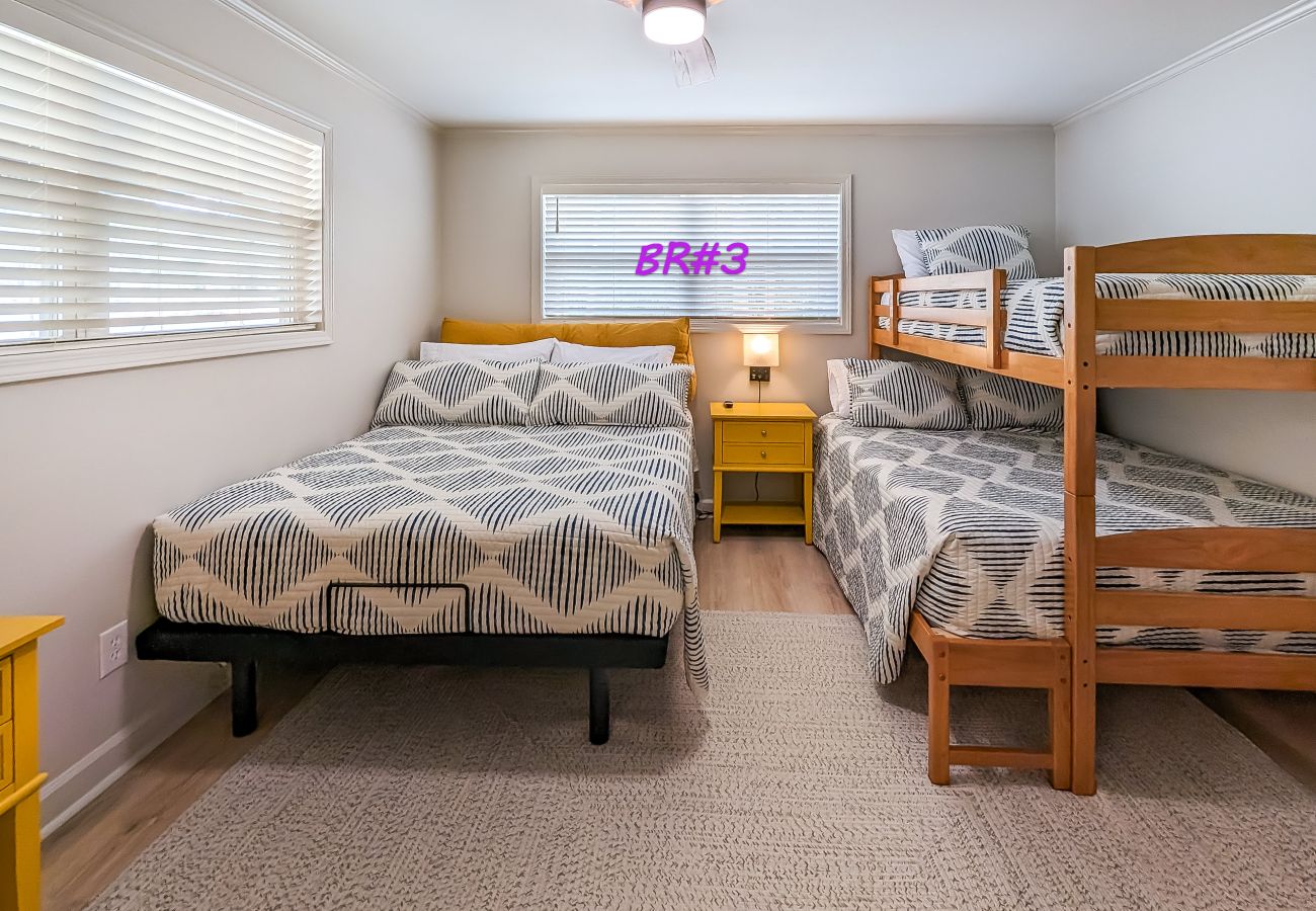 House in Clinton - Choctaw Bay Getaway ~ lakefront + pool